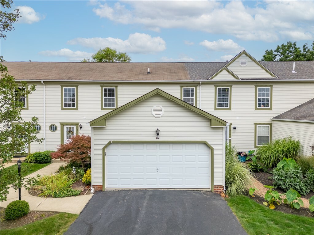 Property Photo:  814 Sunset Circle  PA 16066 