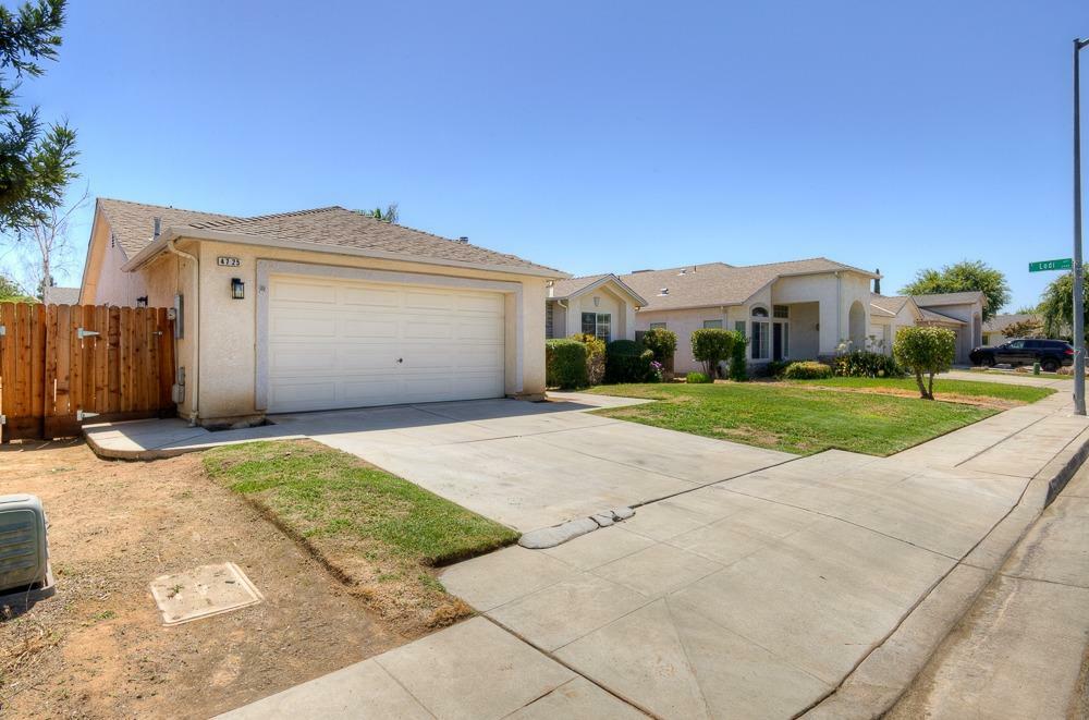 Property Photo:  4725 W Paul Avenue  CA 93722 