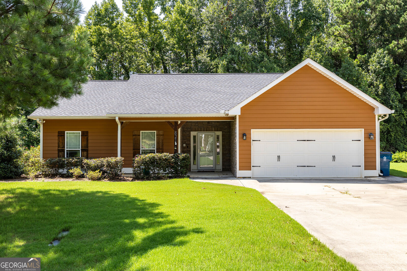 Property Photo: 821 Shannon Conn Circle GA 30161