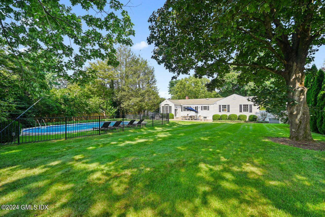 Property Photo:  12 Cross Ridge Drive  CT 06870 