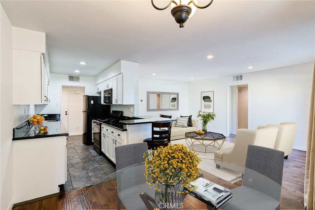 Property Photo:  5003 Tilden Avenue 109  CA 91423 