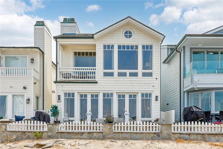 Property Photo: 421 E Edgewater Avenue CA 92661