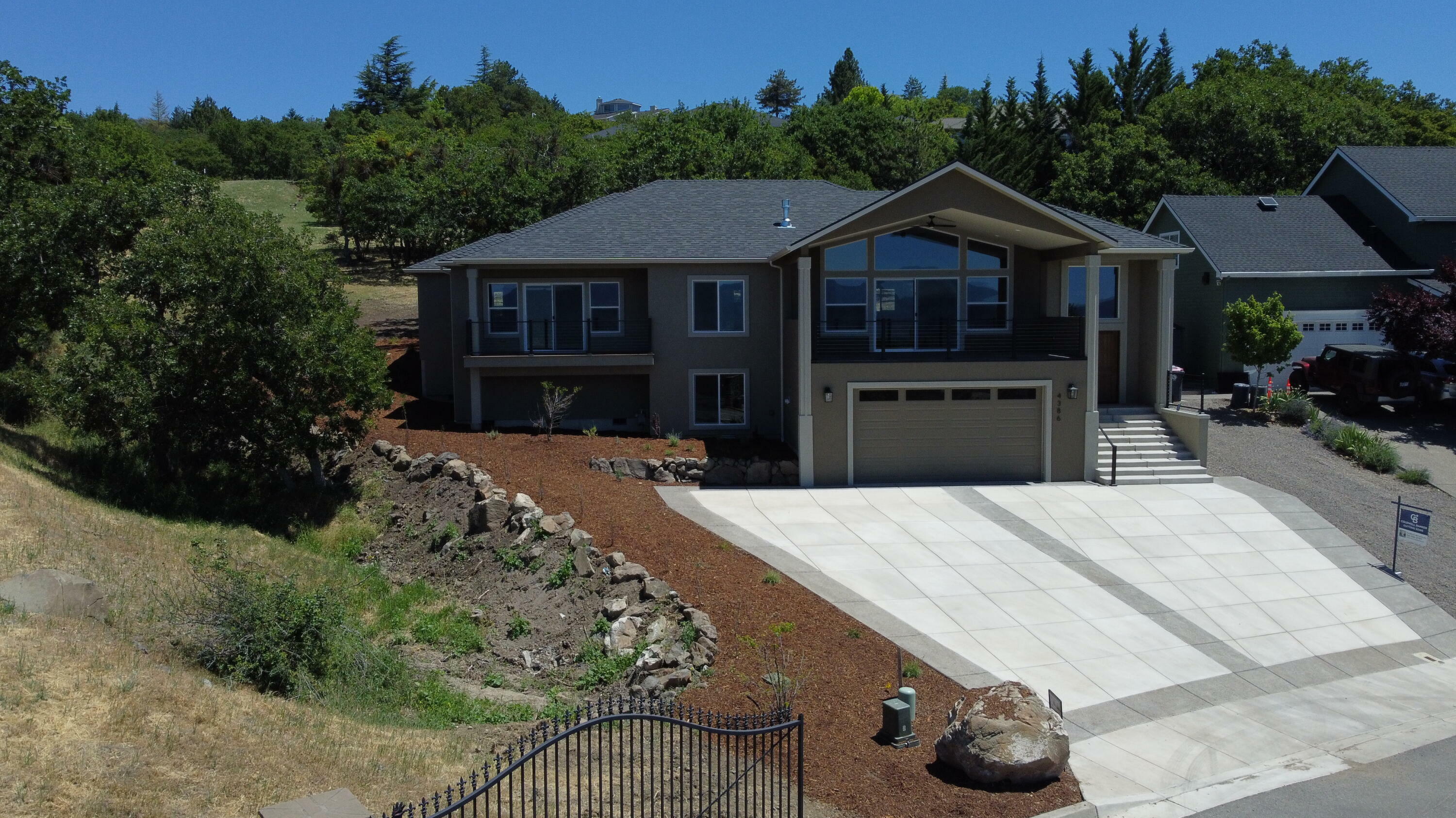 Property Photo: 4386 Murryhill Terrace OR 97504
