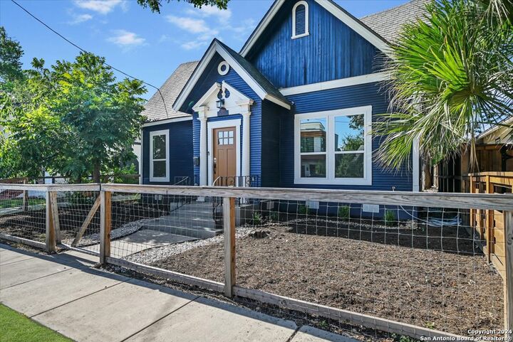 Property Photo: 1218 Hays St TX 78202