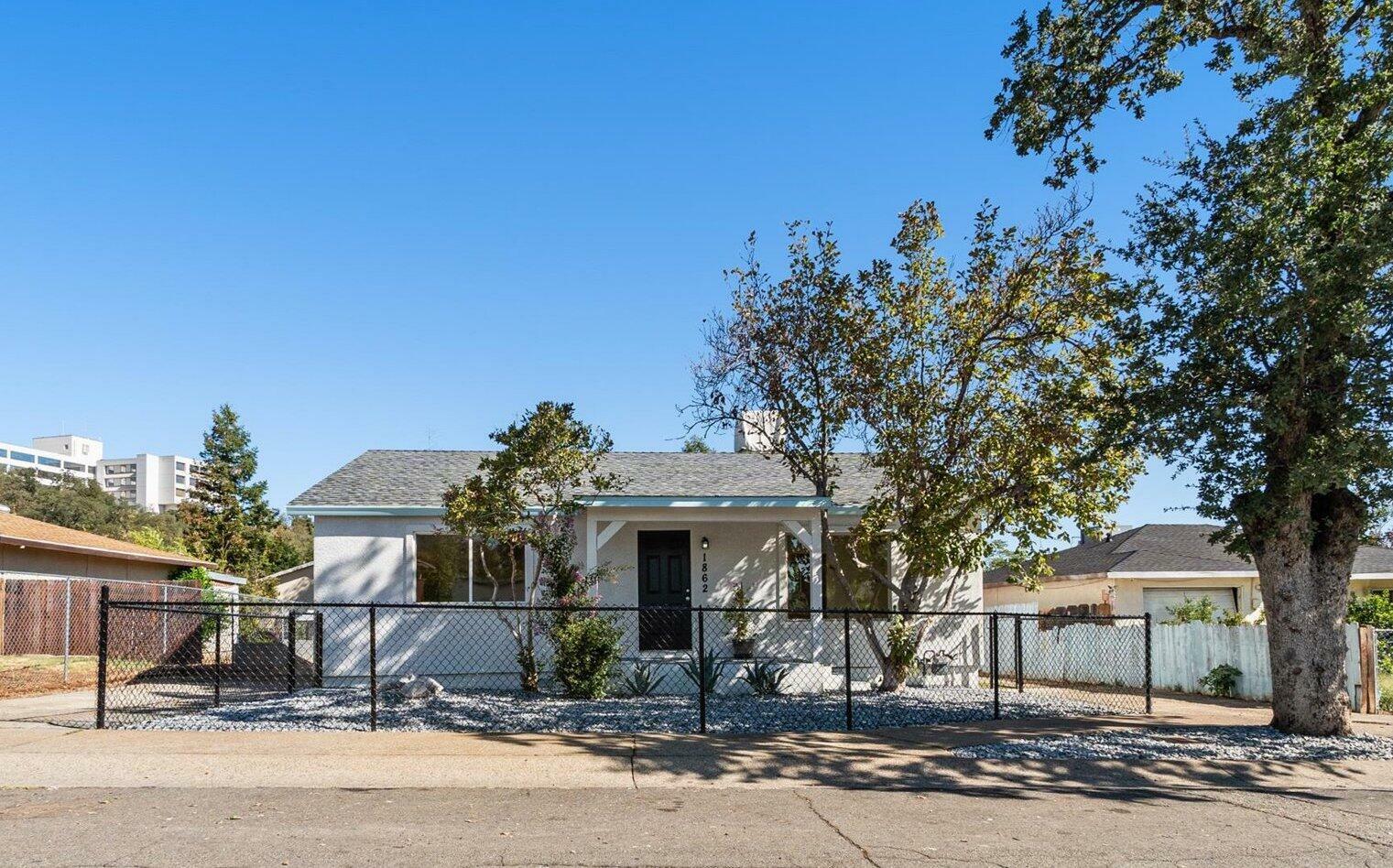 Property Photo:  1862 Eugenia Avenue  CA 96001 