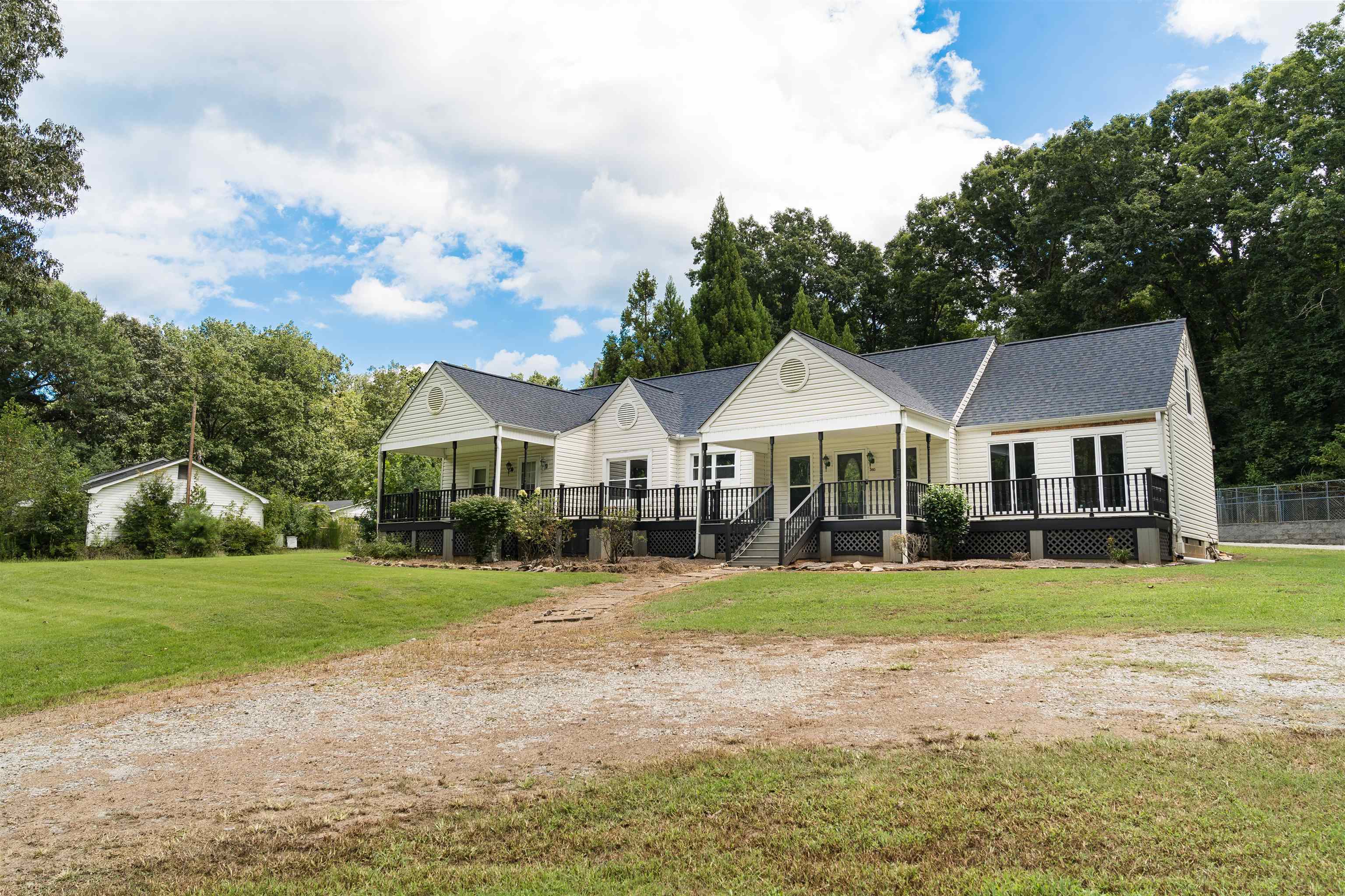 Property Photo:  360 Dogwood Club Road  SC 29302 