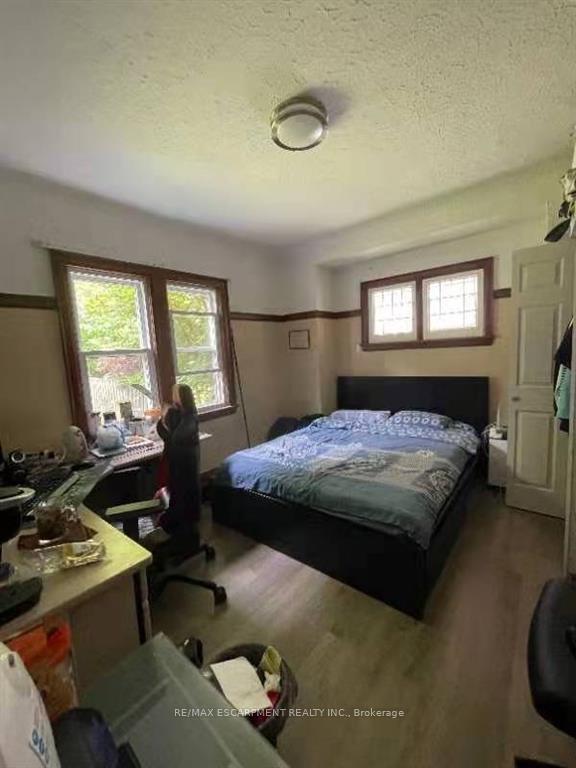 Property Photo:  84 Arnold St  ON L8S 1R6 