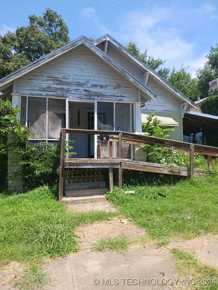 Property Photo:  815 S Severs Street  OK 74447 