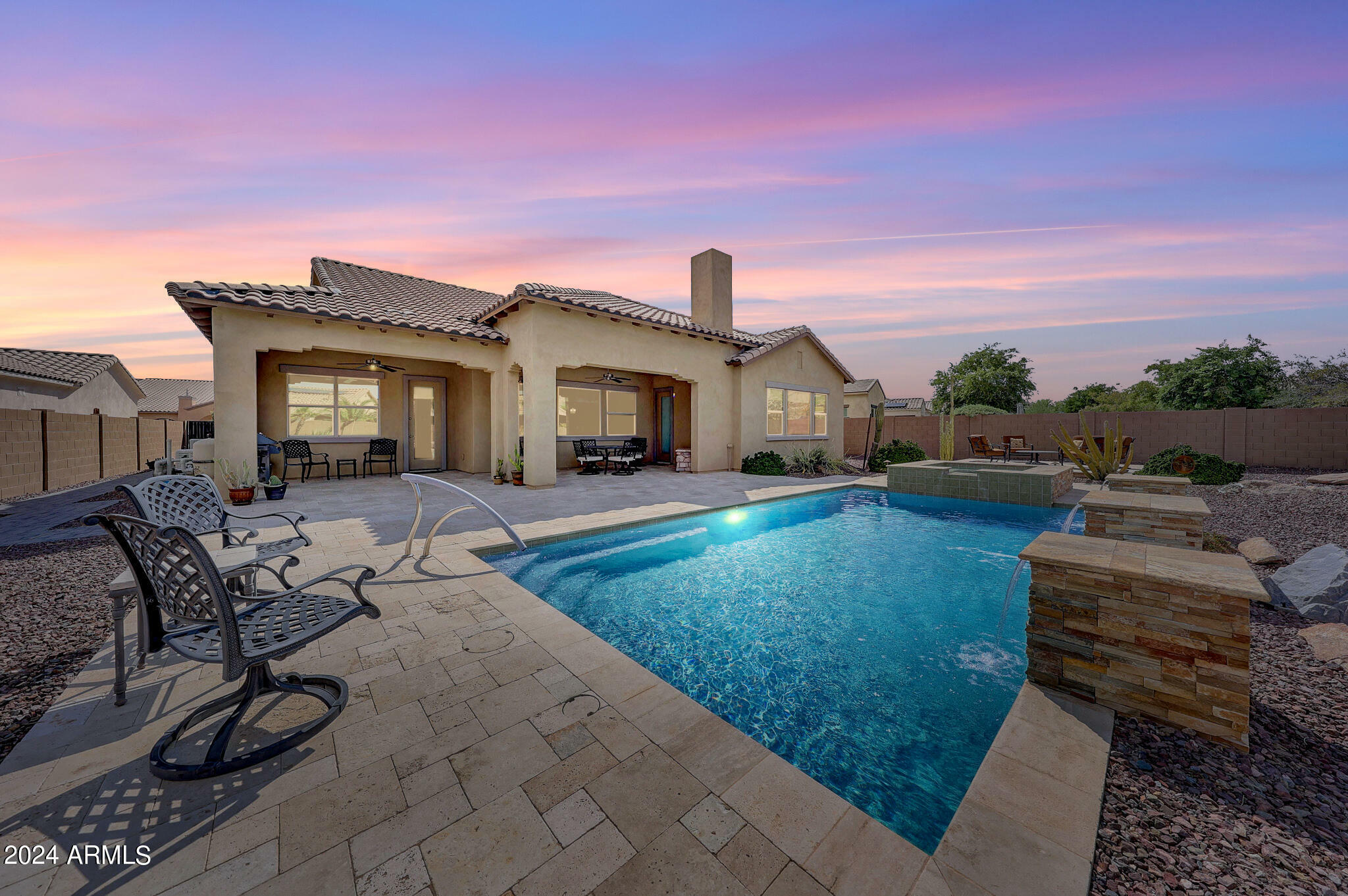 Property Photo:  18280 W Thistle Landing Drive  AZ 85338 