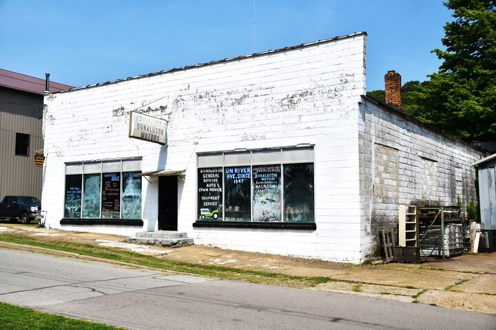 Property Photo:  714 River Avenue  PA 16373 