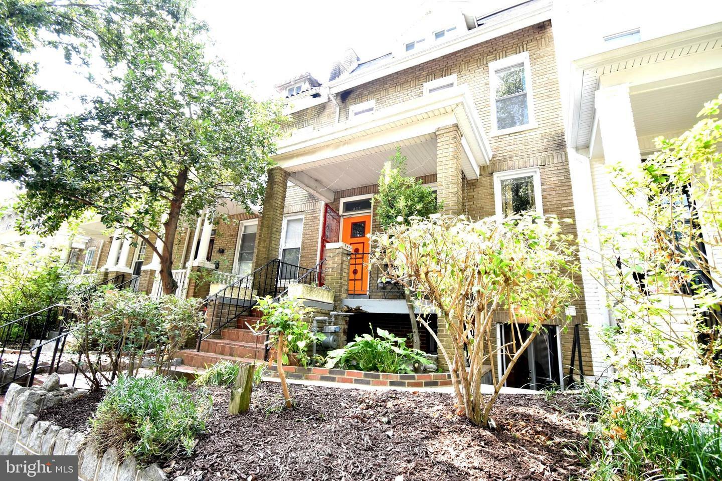 Property Photo:  622 Princeton Place NW B  DC 20010 