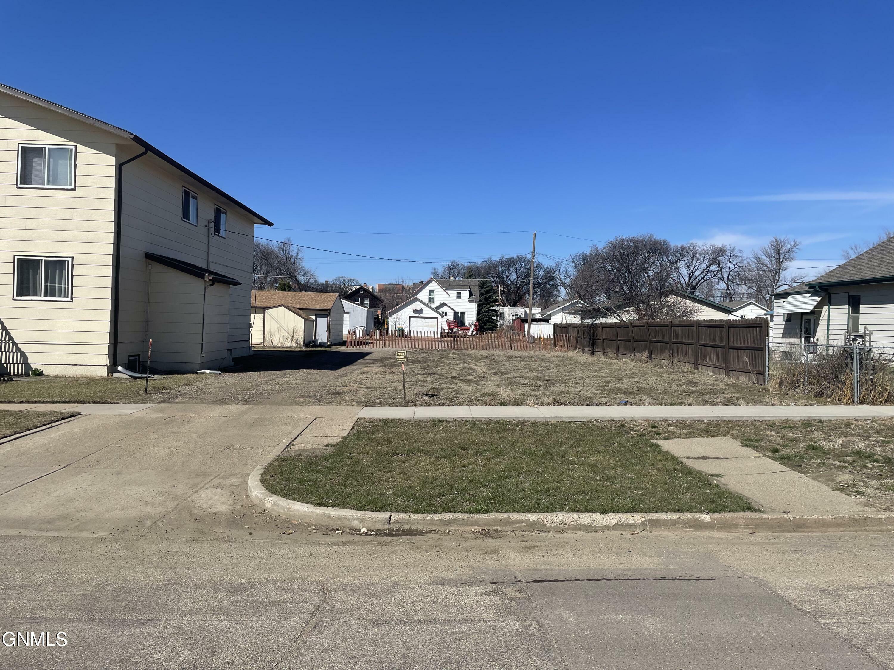 Property Photo:  308 N 13th Street  ND 58501 