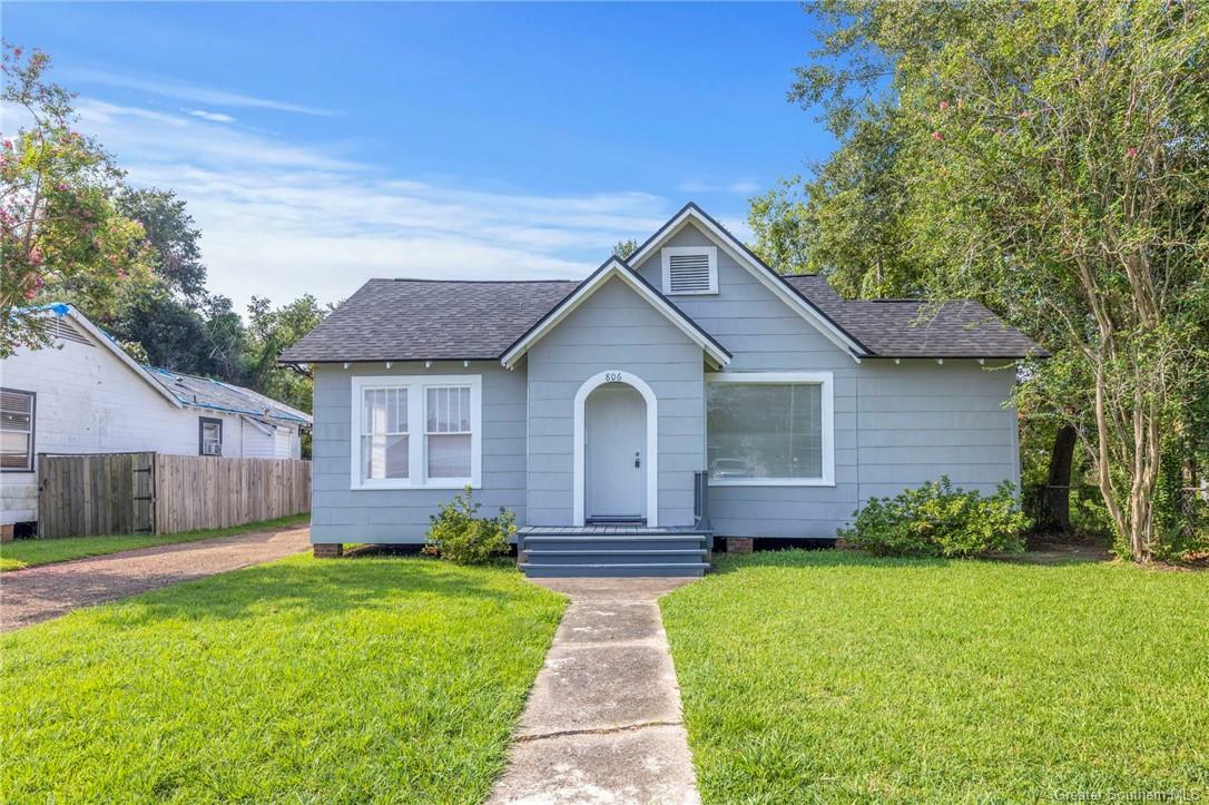 Property Photo:  806 Live Oak Street  LA 70601 