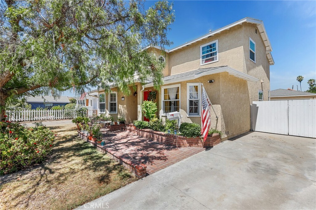 Property Photo:  1711 E Santa Ana Street  CA 92805 