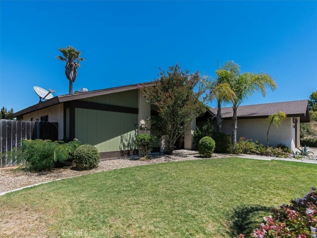 Property Photo:  1529 Tiffany Park Circle  CA 93455 