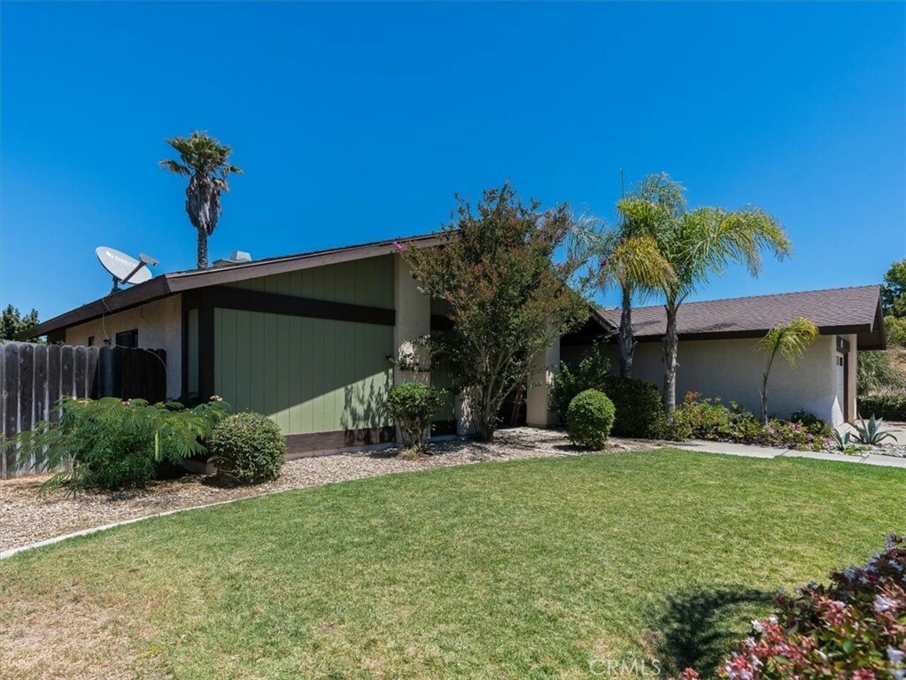 Property Photo:  1529 Tiffany Park Circle  CA 93455 