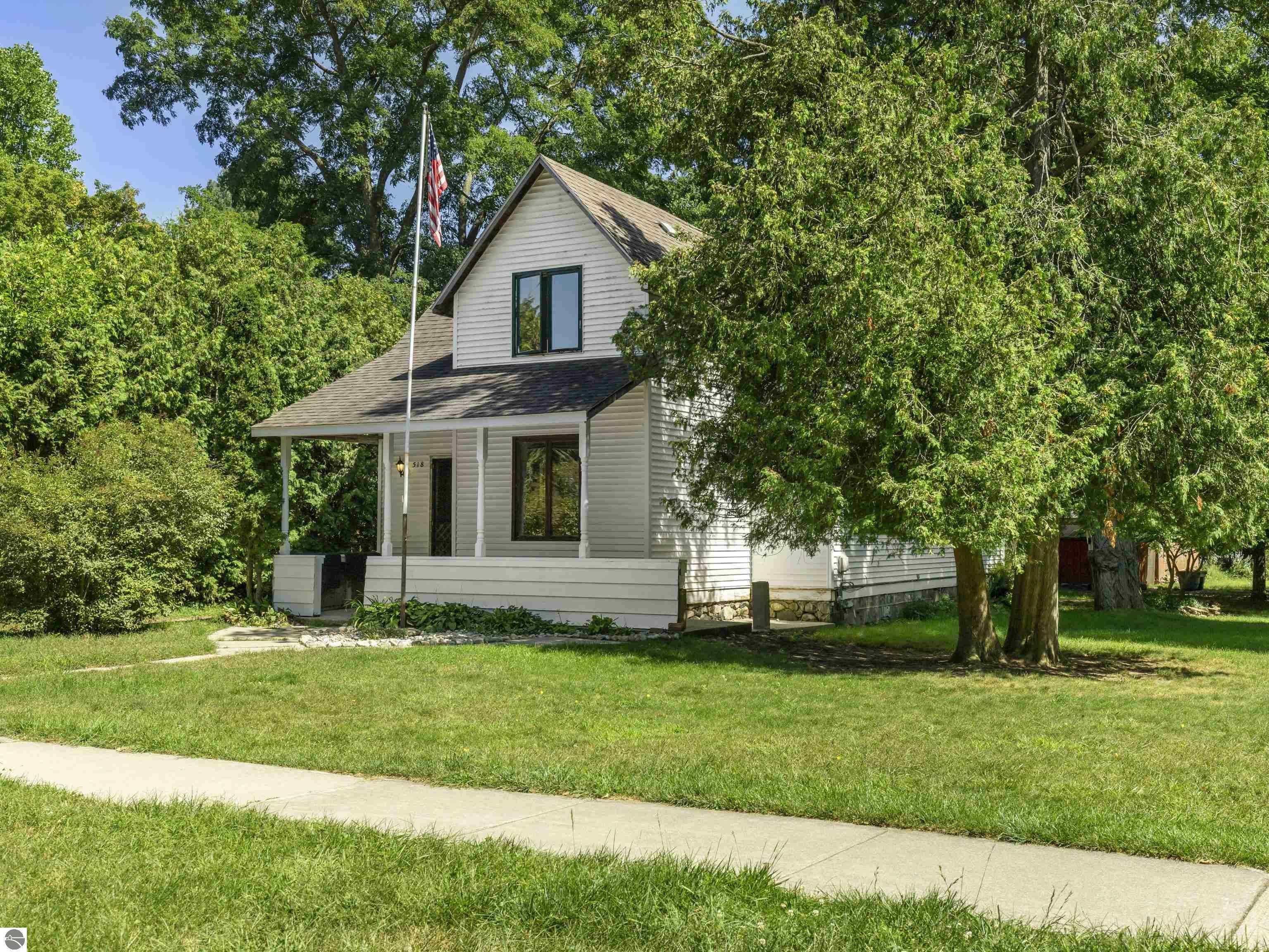 Property Photo:  518 Corning Avenue  MI 49635 