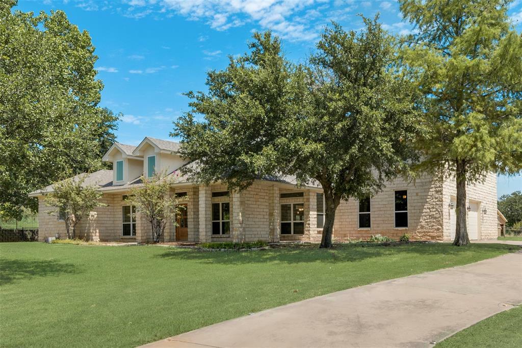 Property Photo:  3972 Lake Oaks Circle  TX 76108 