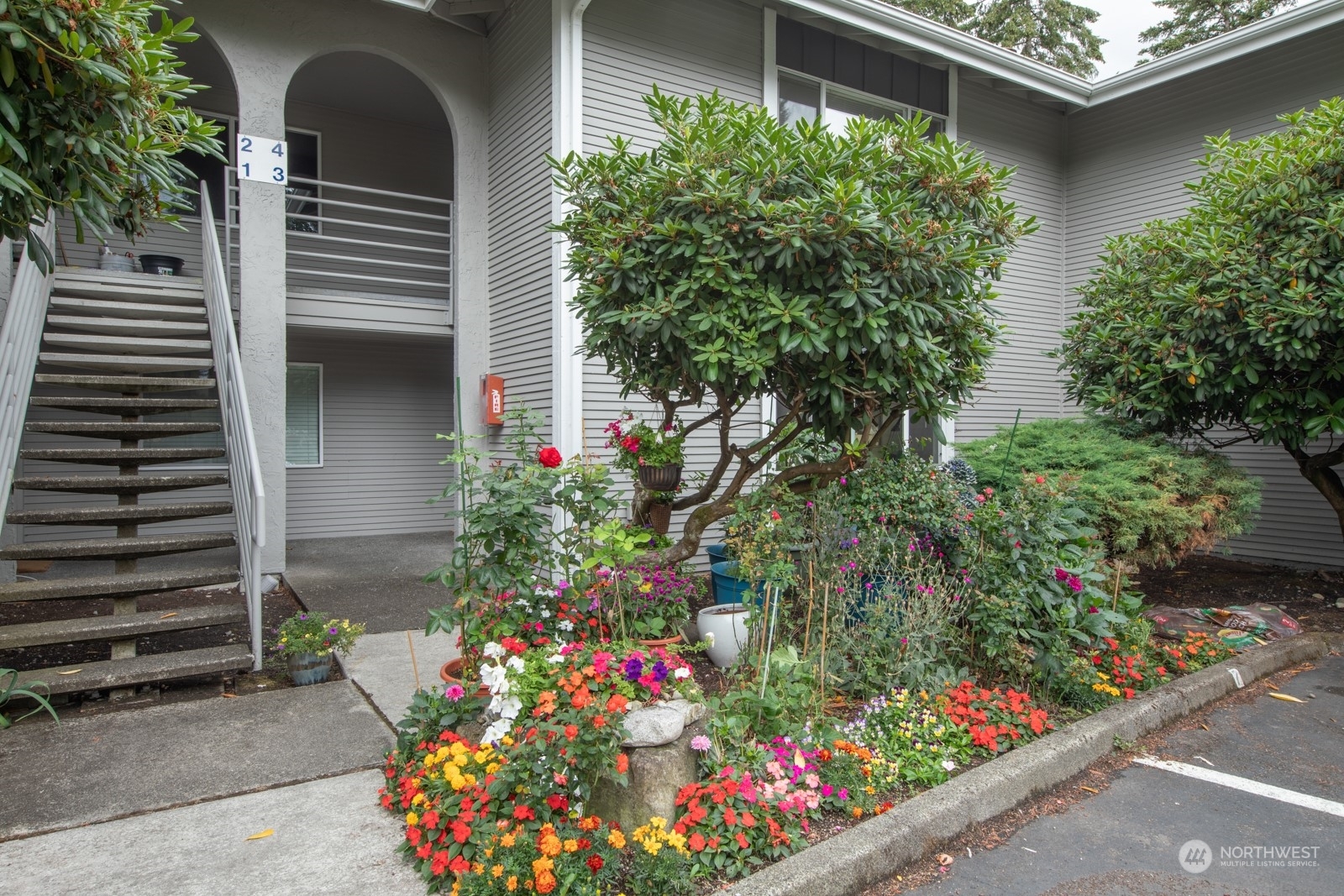 Property Photo:  17104 NE 45th Street 3  WA 98052 