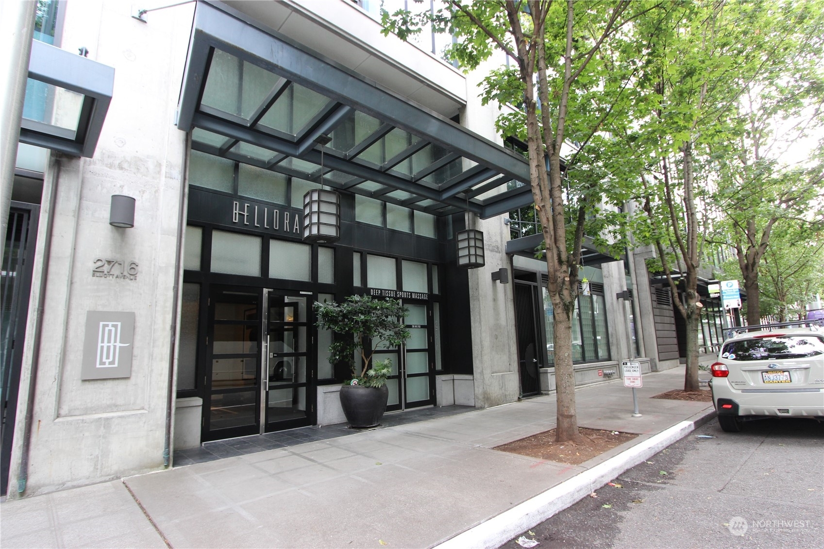 Property Photo:  2716 Elliott Ave 302  WA 98121 