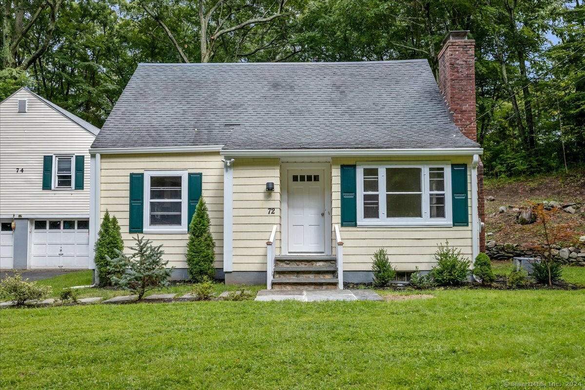 Property Photo:  72 Wilridge Road  CT 06897 