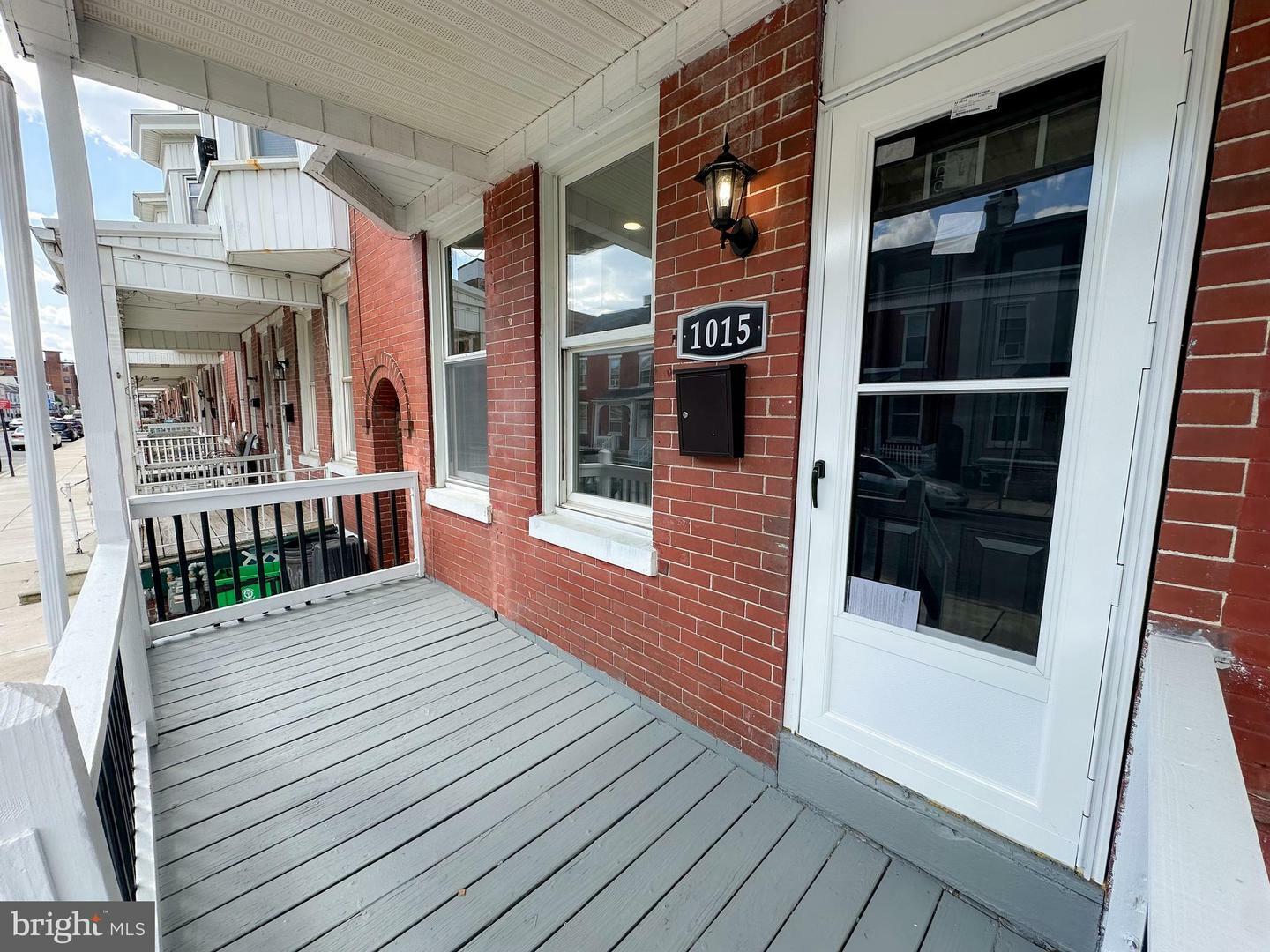 Property Photo:  1015 W Poplar Street  PA 17404 