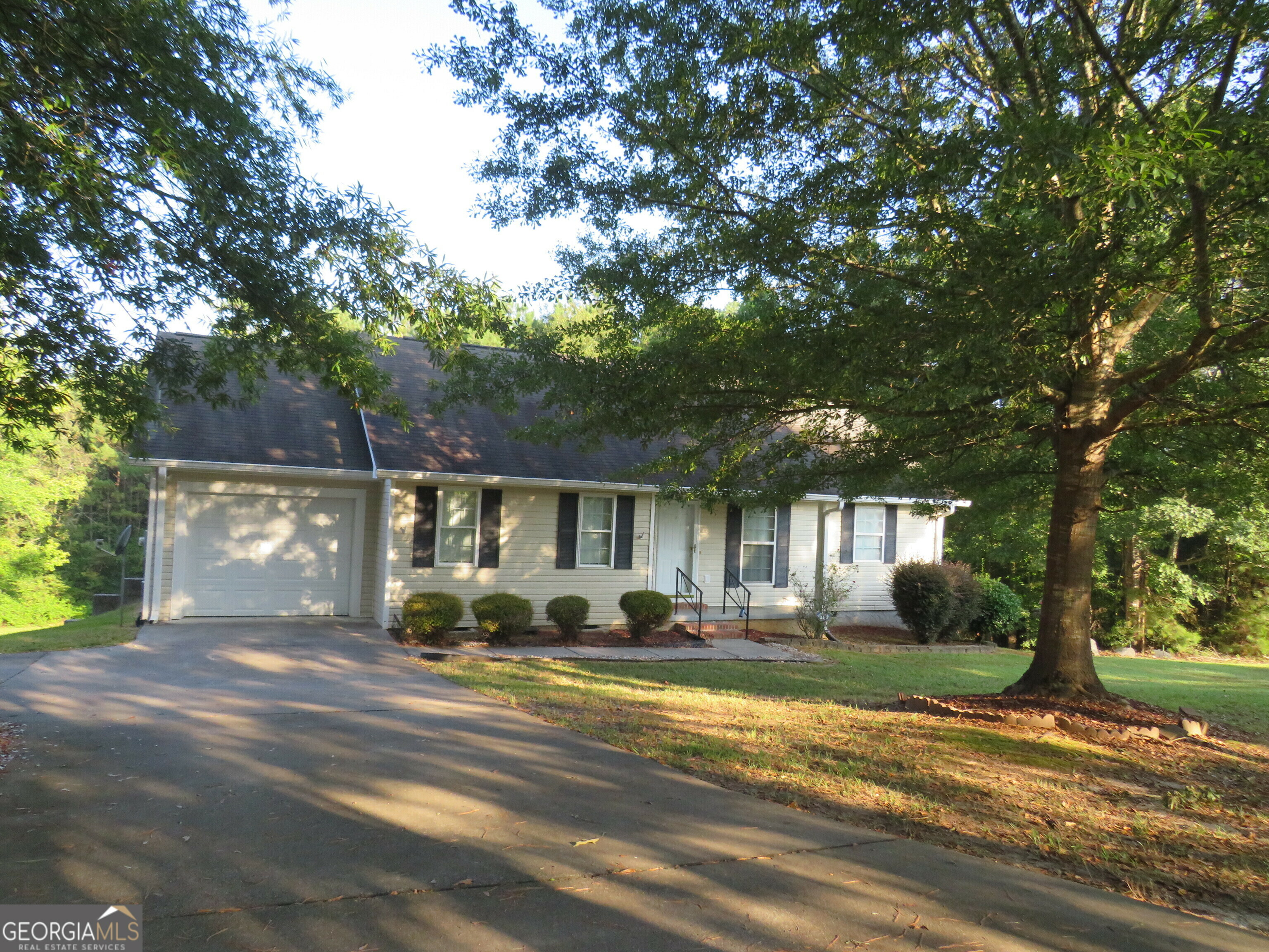 Property Photo: 573 Dry Creek Road GA 30125