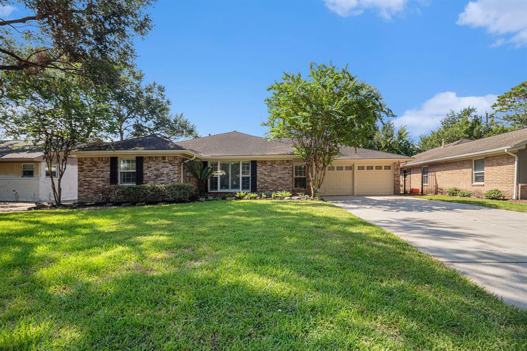 Property Photo:  4839 McDermed Drive  TX 77035 