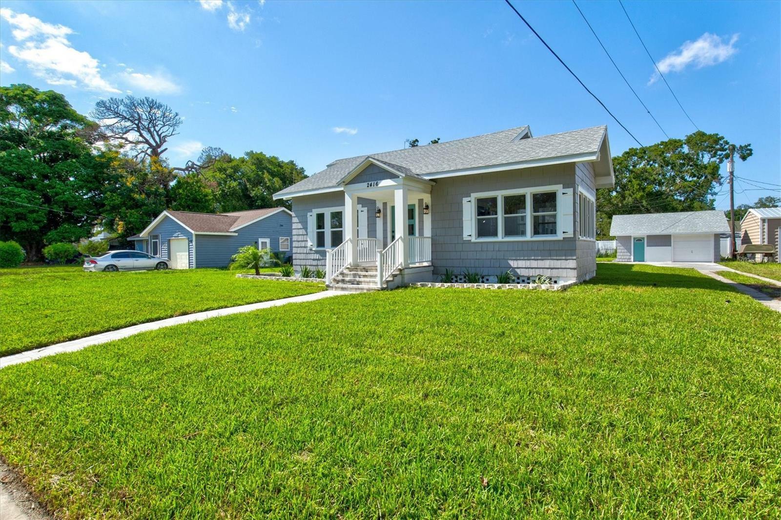 Property Photo:  2416 7th Avenue W  FL 34205 