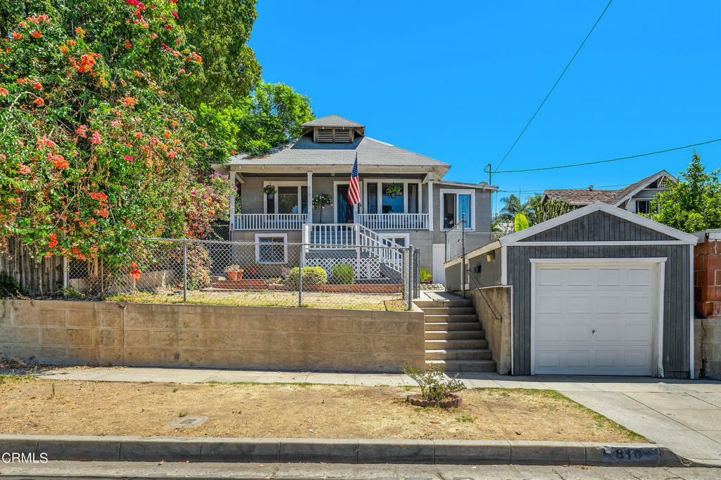 Property Photo:  810 N Ave 65  CA 90042 