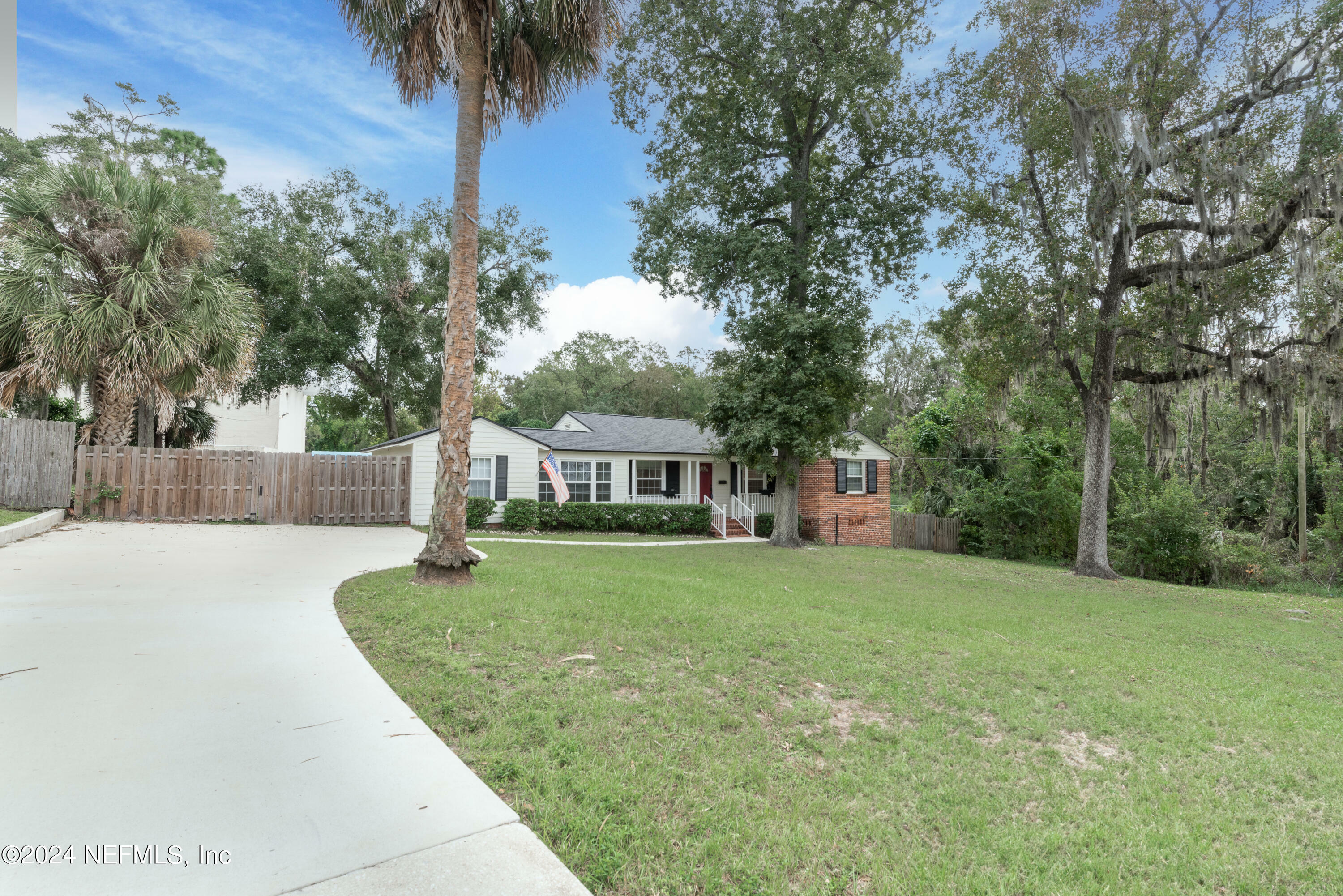 Property Photo:  1651 Mayfair Road  FL 32207 