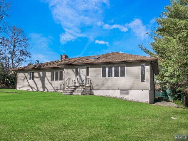 419 Ratzer Road  Wayne NJ 07470 photo