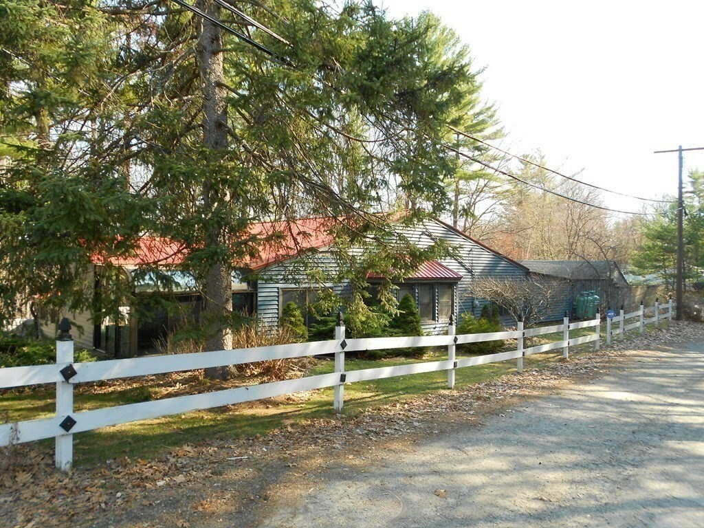 Property Photo:  10 Aline St 10  MA 01826 