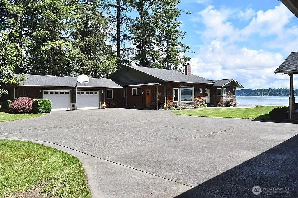 Property Photo: 24424 Sandridge Road WA 98640
