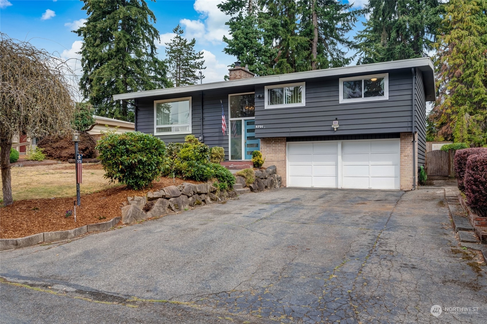 Property Photo:  5721 178th Place SW  WA 98037 