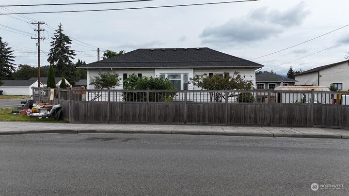 Property Photo:  202 E Galena Street  WA 98252