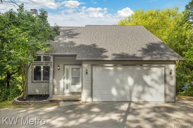 Property Photo:  601 Johnson Drive  MI 48362 