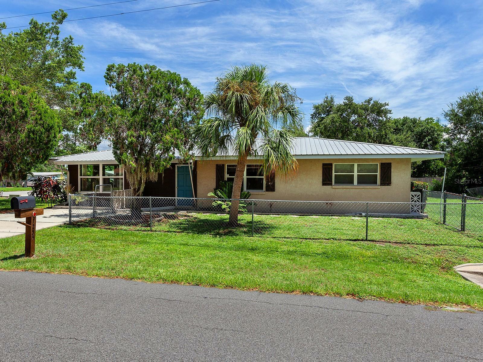 Property Photo:  7255 Cass Circle  FL 34231 