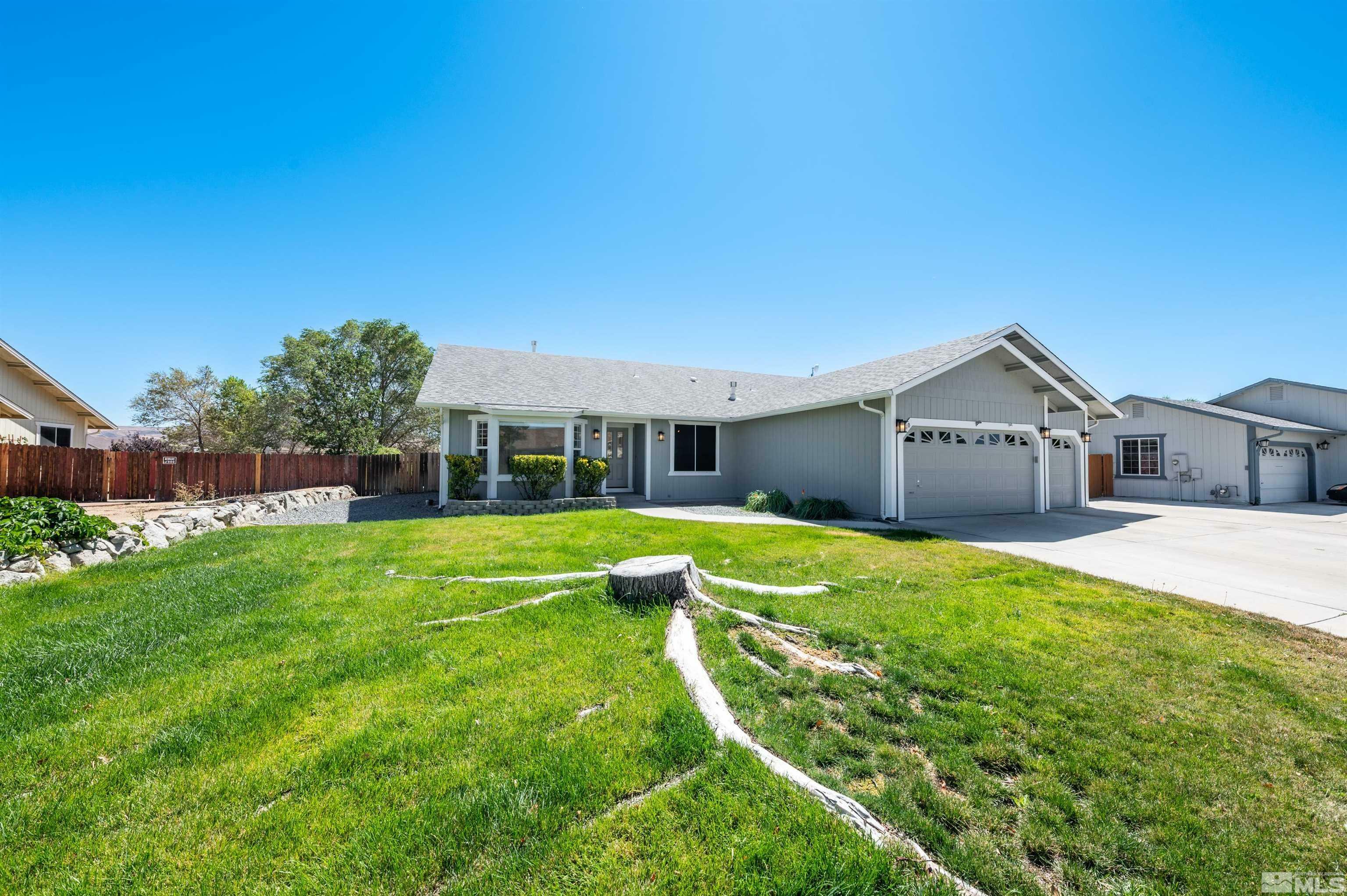 Property Photo:  940 Red Falcon Way  NV 89441 