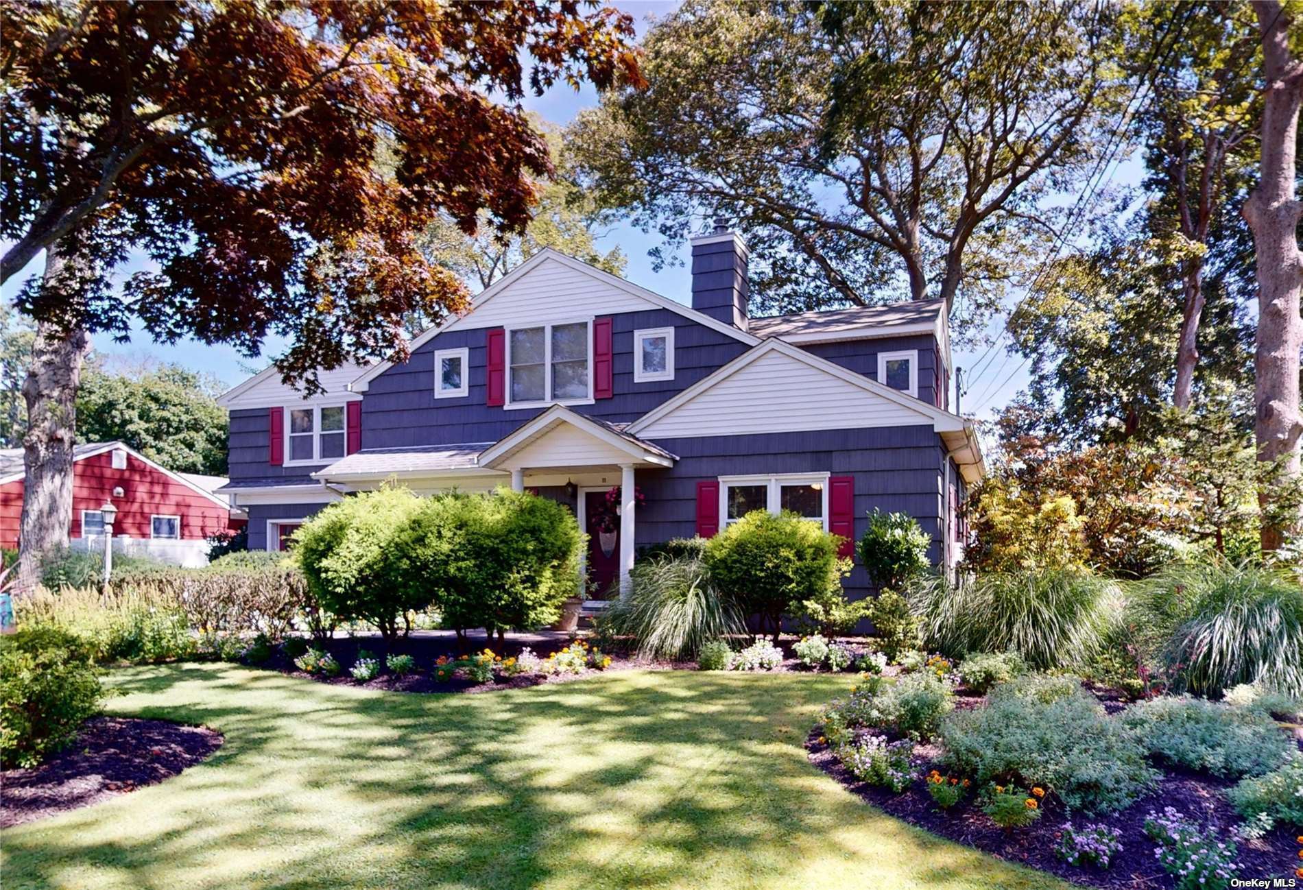 Property Photo:  11 Florence Place  NY 11934 