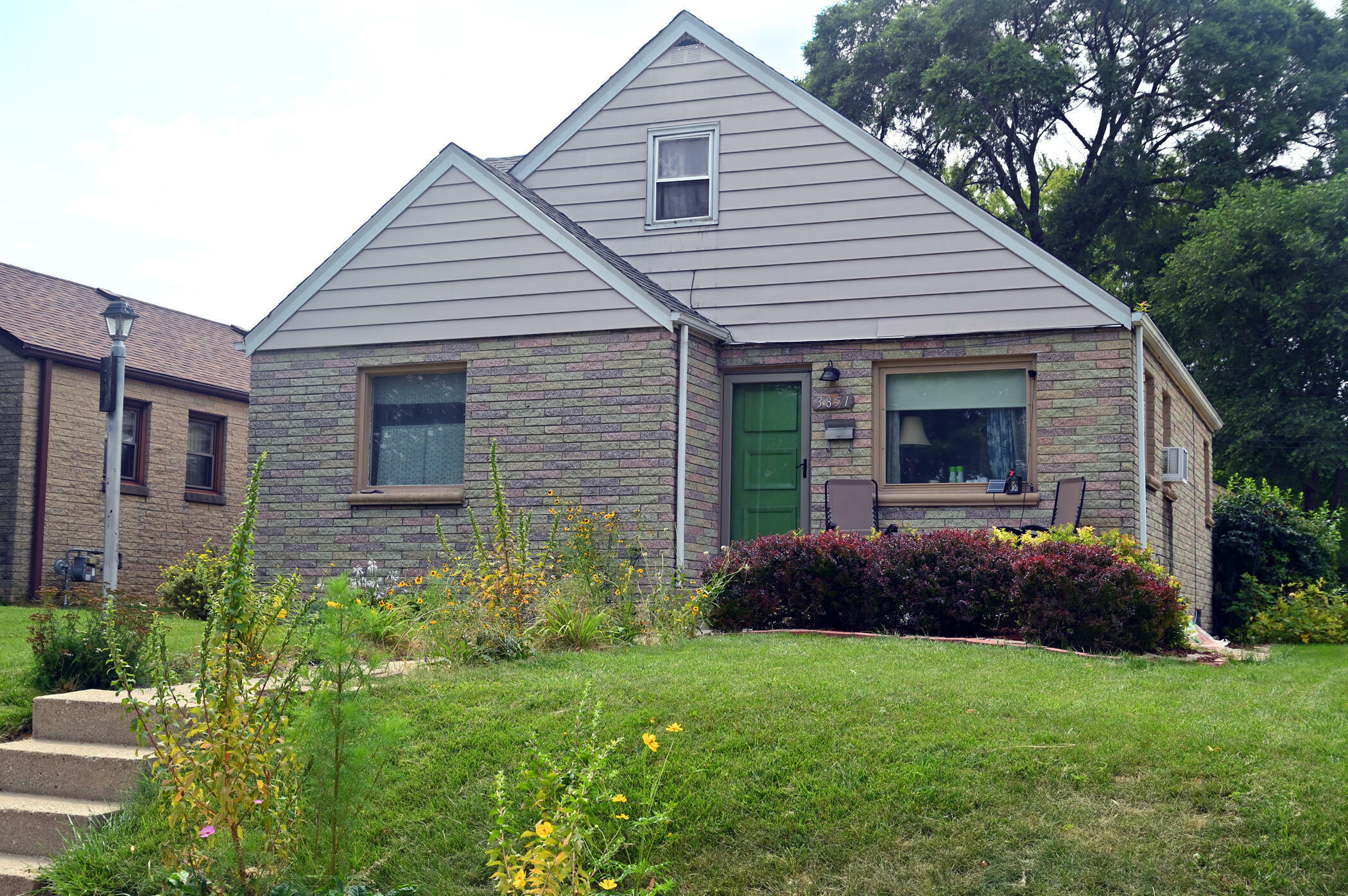 Property Photo:  3851 N 77th St  WI 53222 