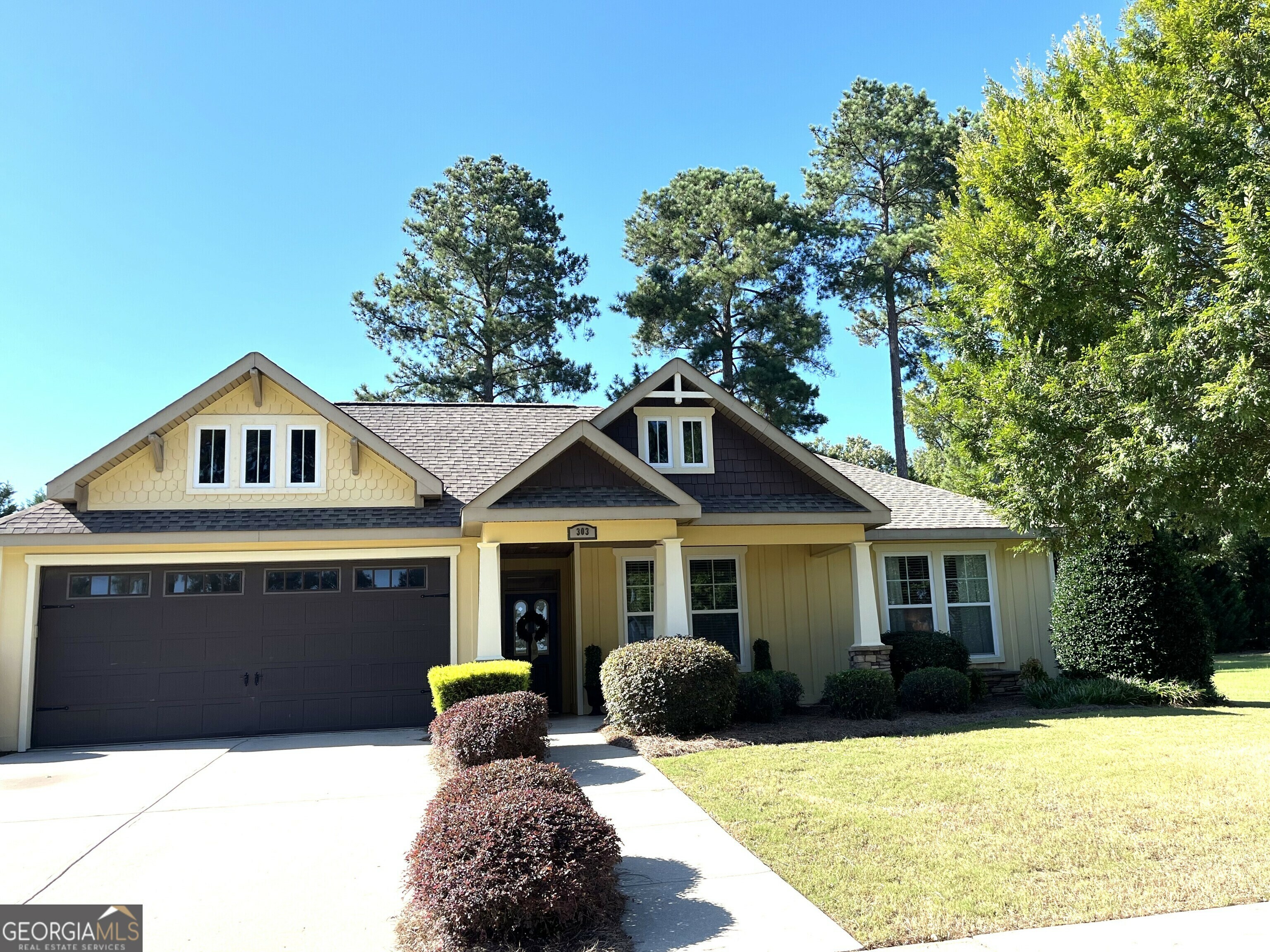 Property Photo:  303 Cherokee Rose Circle  GA 31021 