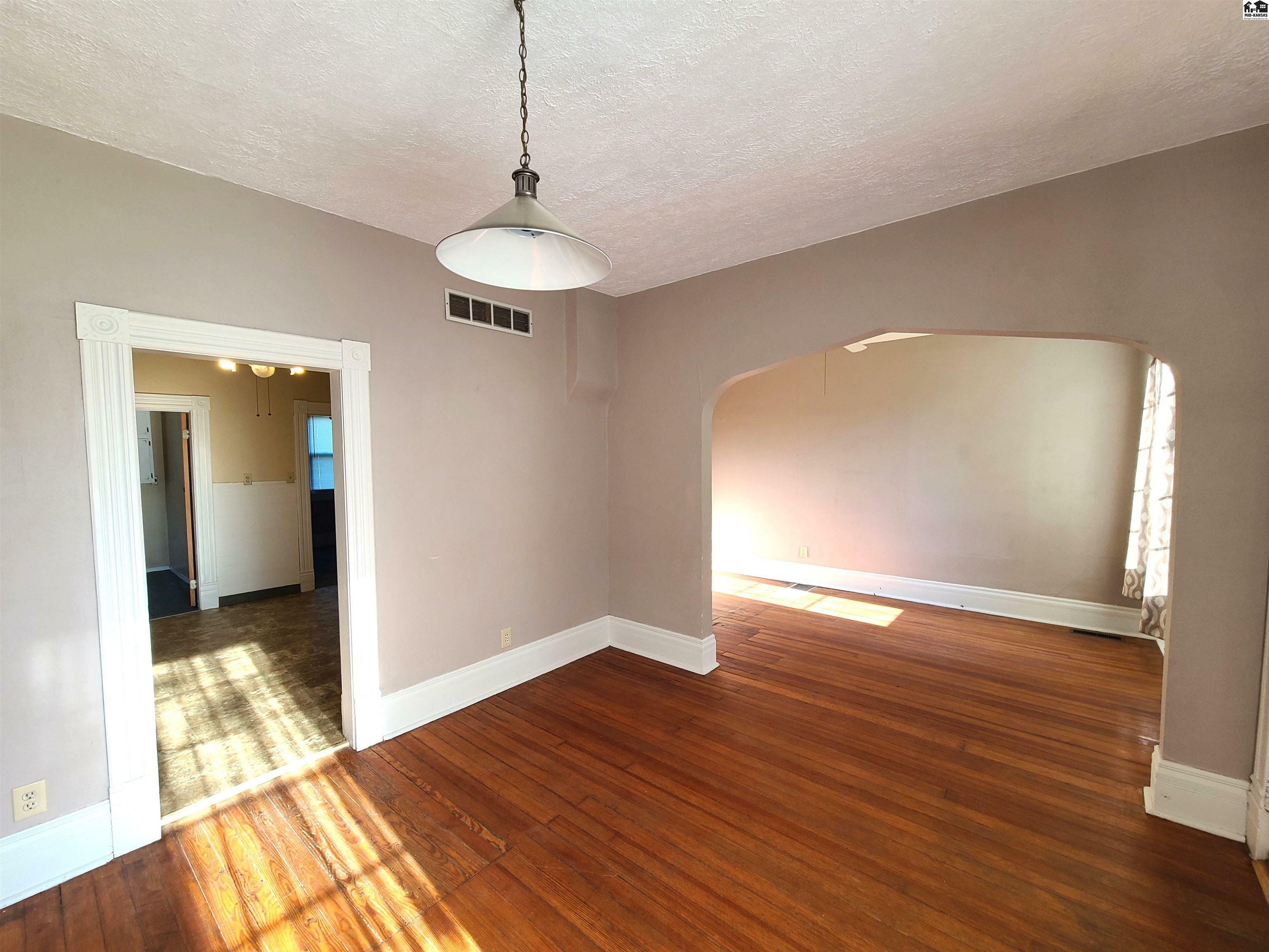 Property Photo:  223 N 3rd St  KS 67456 