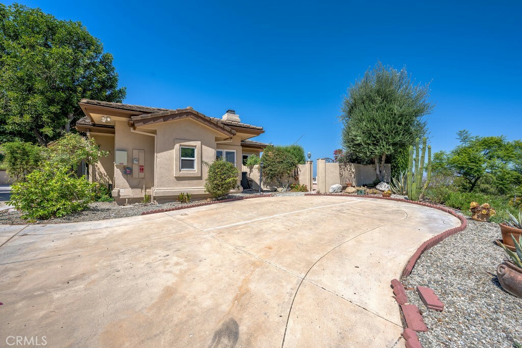 Property Photo:  371 Donlin Lane  CA 91320 