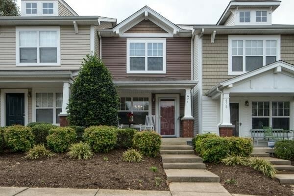 Property Photo:  674 Flintlock Ct  TN 37217 