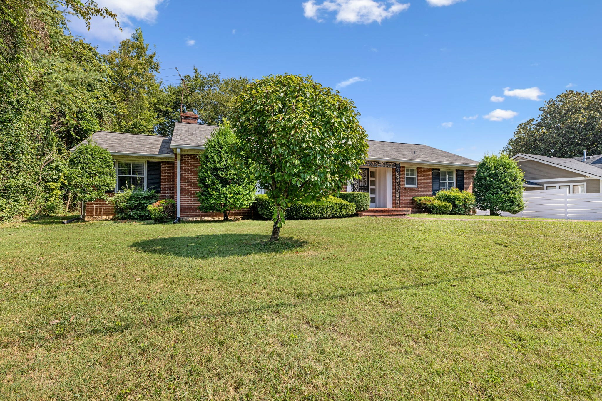 Property Photo:  102 Battle Ave  TN 37064 