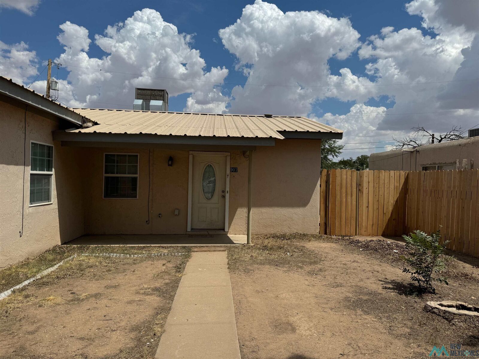 Property Photo:  907 S 11th Street Street  NM 88210 