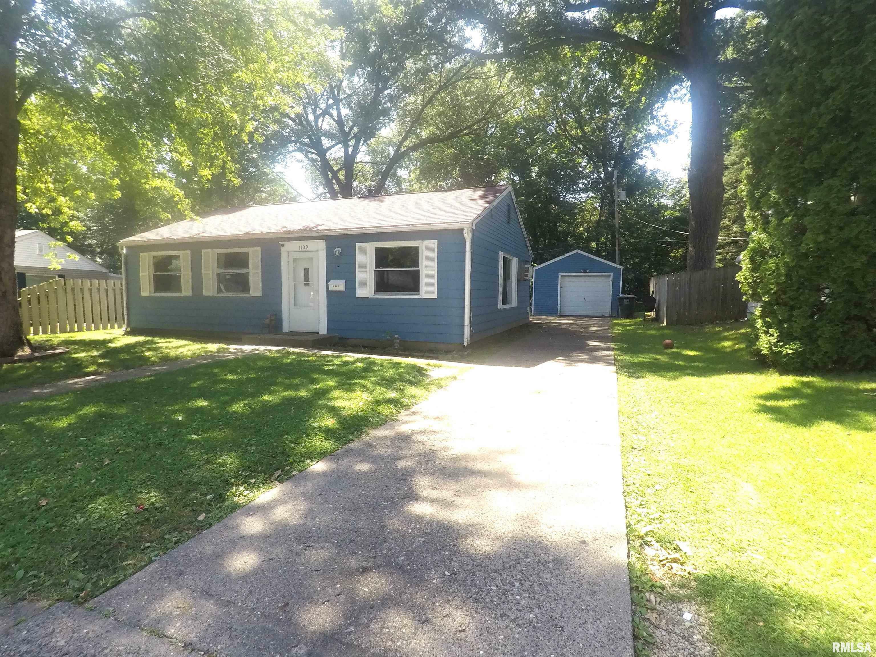 Property Photo:  1109 38th Street Court  IL 61265 