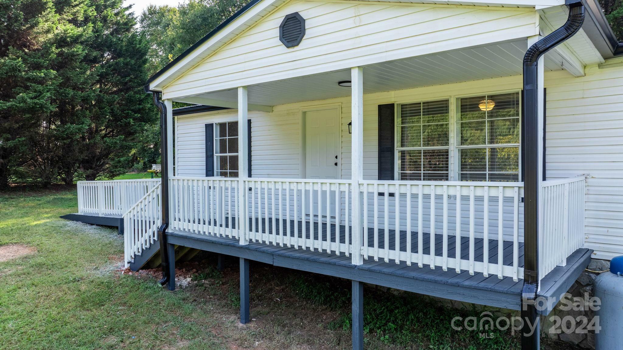 Property Photo:  3431 Loye Lane  NC 28650 