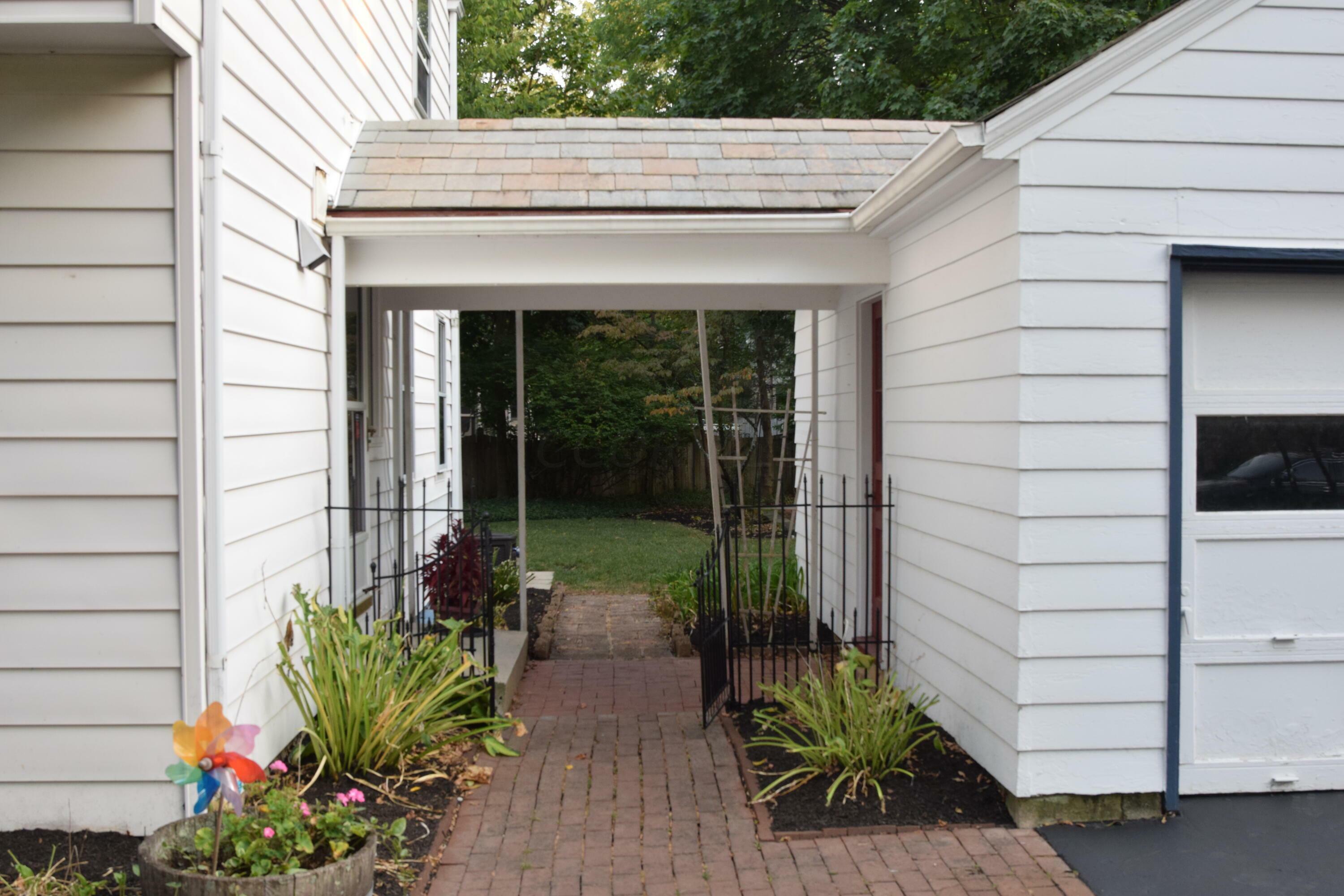 Property Photo:  87 W Jeffrey Place  OH 43214 